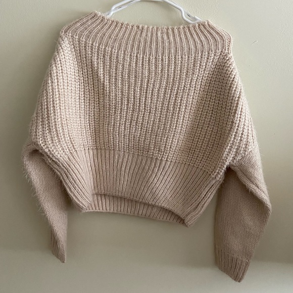 Cropped off the shoulder sweater - Picture 2 of 3